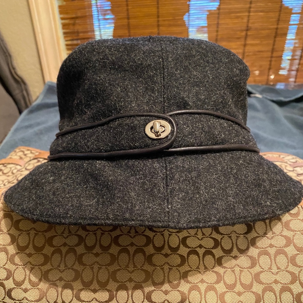 Coach Gray Wool Bucket Hat✨
